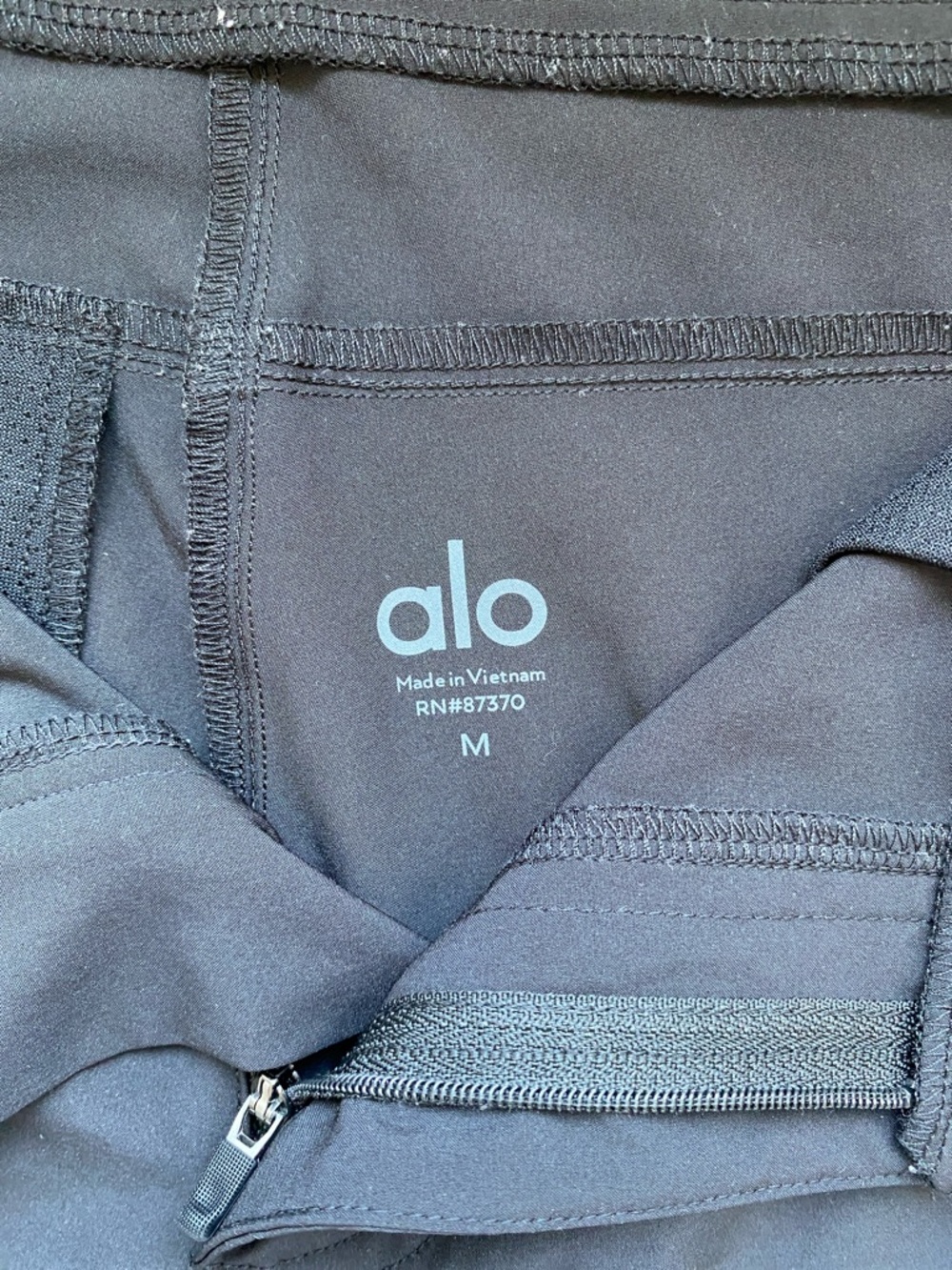 ALO 7" Sport Short Men's Black Athletic Shorts Premium Athleisure Size M - Picture 8 of 10